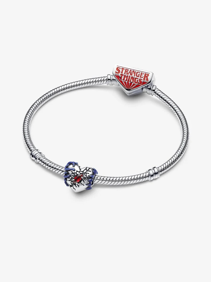 Charm de Corazón que Brilla en la Oscuridad de Stranger Things
